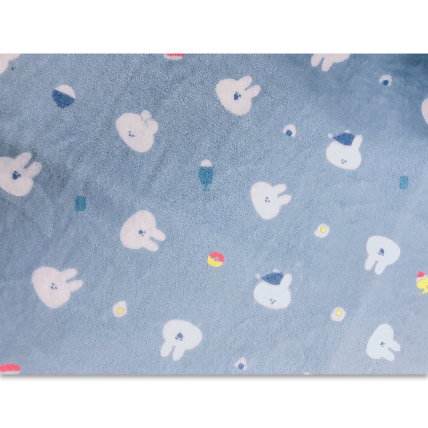 うさちゃんクッションinブランケット - クレコ (Creators' Collection)